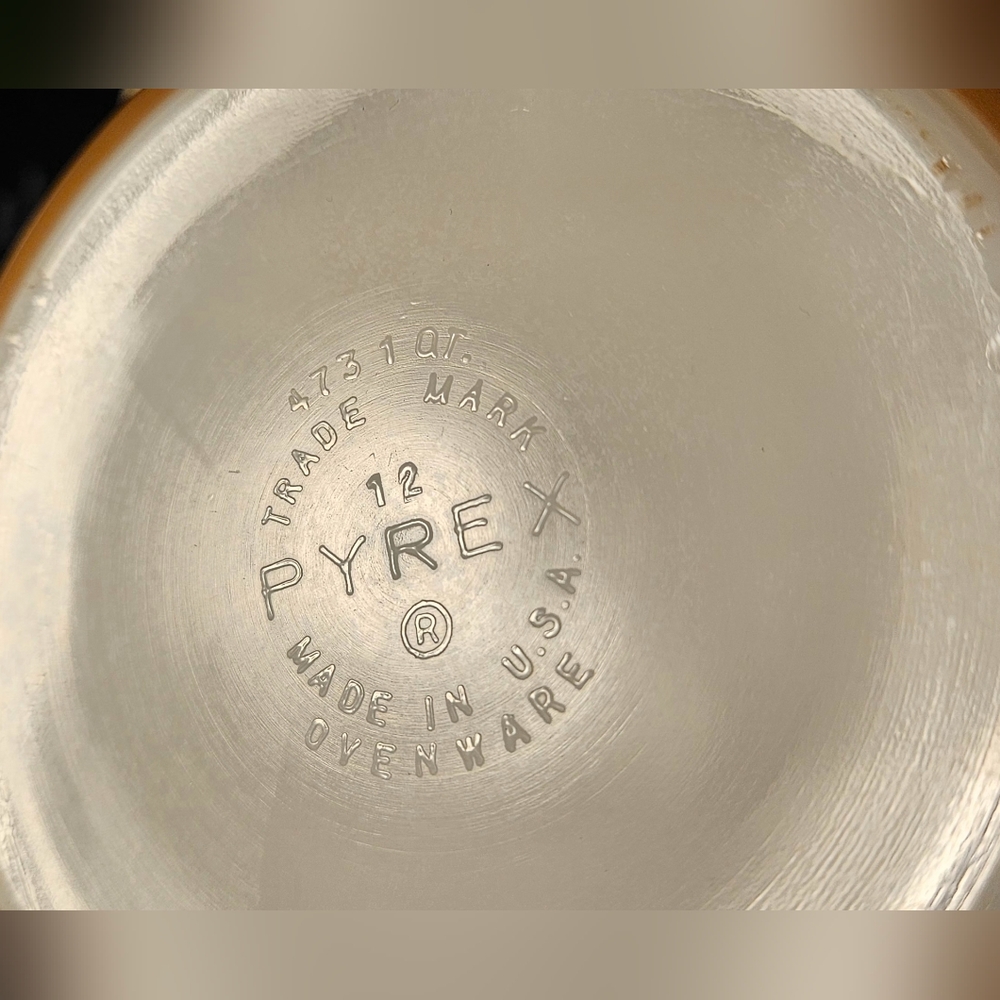 Vintage Pyrex Early American 1 Quart Casserole, #473 with Lid. - Picture 4 of 4